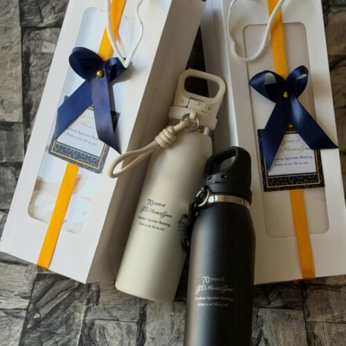 Customized and packaged vacuum sealed bottle with rope strap