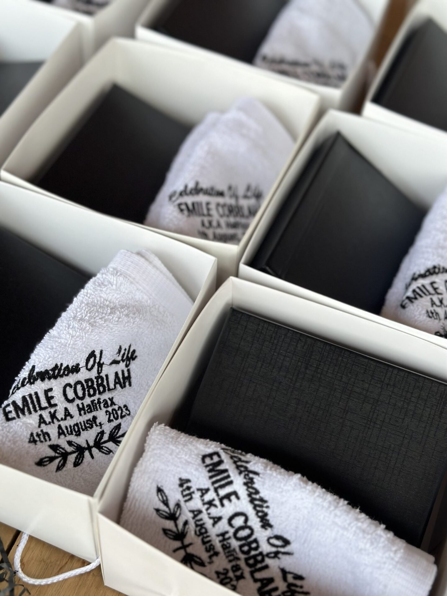 Facetowel and wine set (customized and packaged)