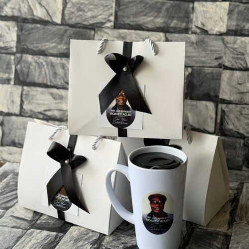 V-Shape Ceramic Mug with black lid
