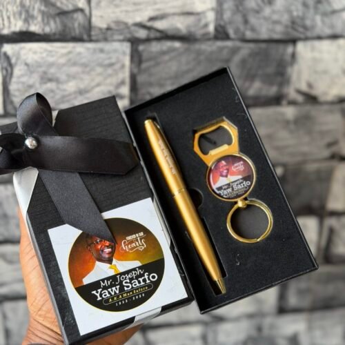 Gold Keyholder and pen set