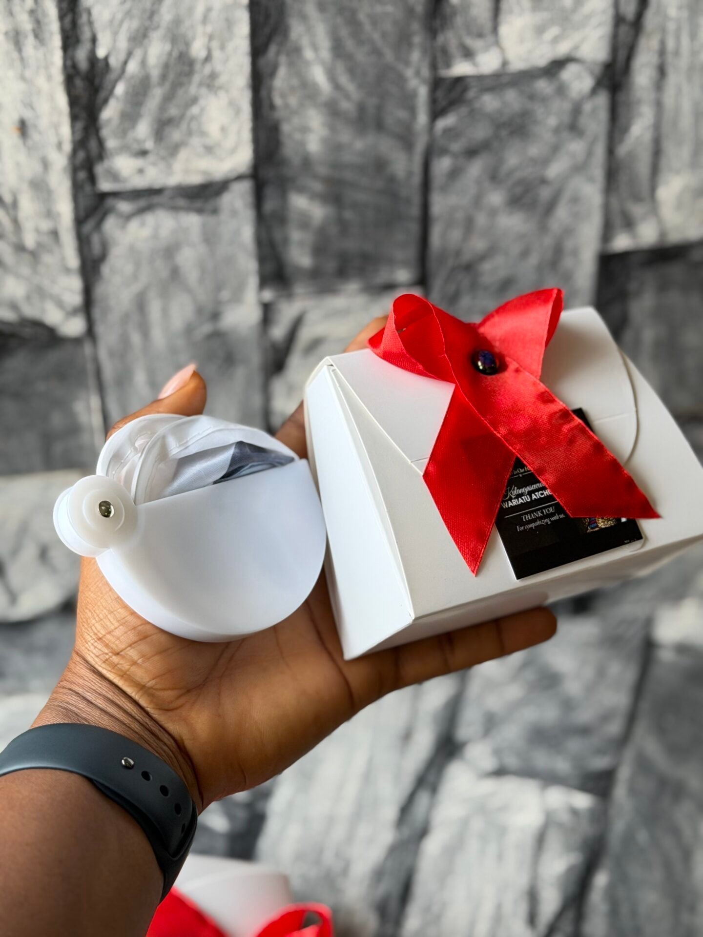 customized and packaged (foldable Fabric Fan) - Image 2