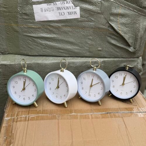Vintage flat alarm table clock