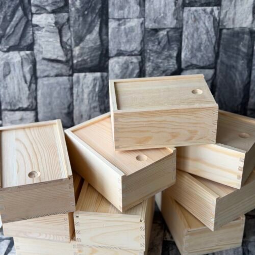 Wooden packaging box