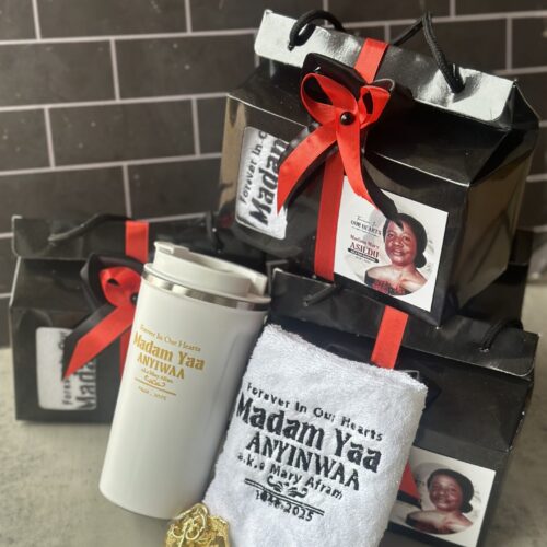 Customized and packaged 500ml coffee mug with facetowel and Acrylic keyholder